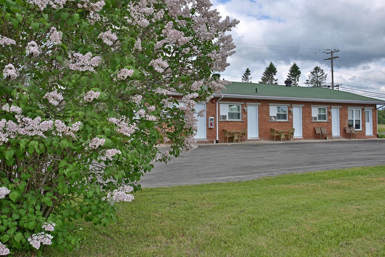 Motel Exquise Coaticook Exterior foto